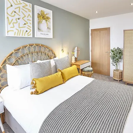 Host&Stay - Sandcastles Apartment Whitby Extérieur photo